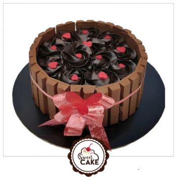 Kitkat Rose Cake